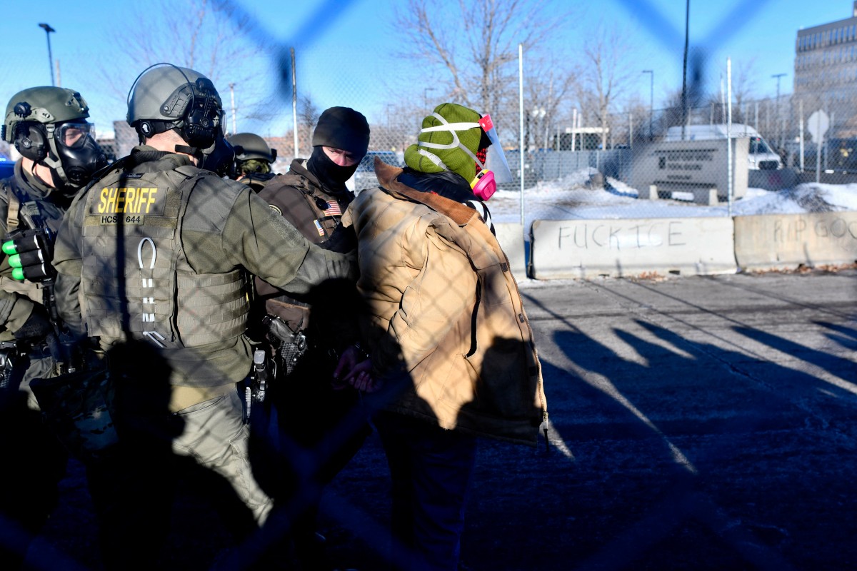 الشرطة الفيدرالية في مينيابوليس (أ ف ب).