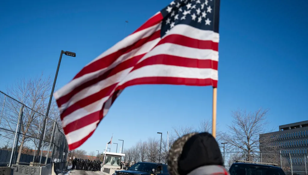 بيل وهيلاري كلينتون سيدليان بشهادتيهما أمام الكونغرس في قضية إبستين