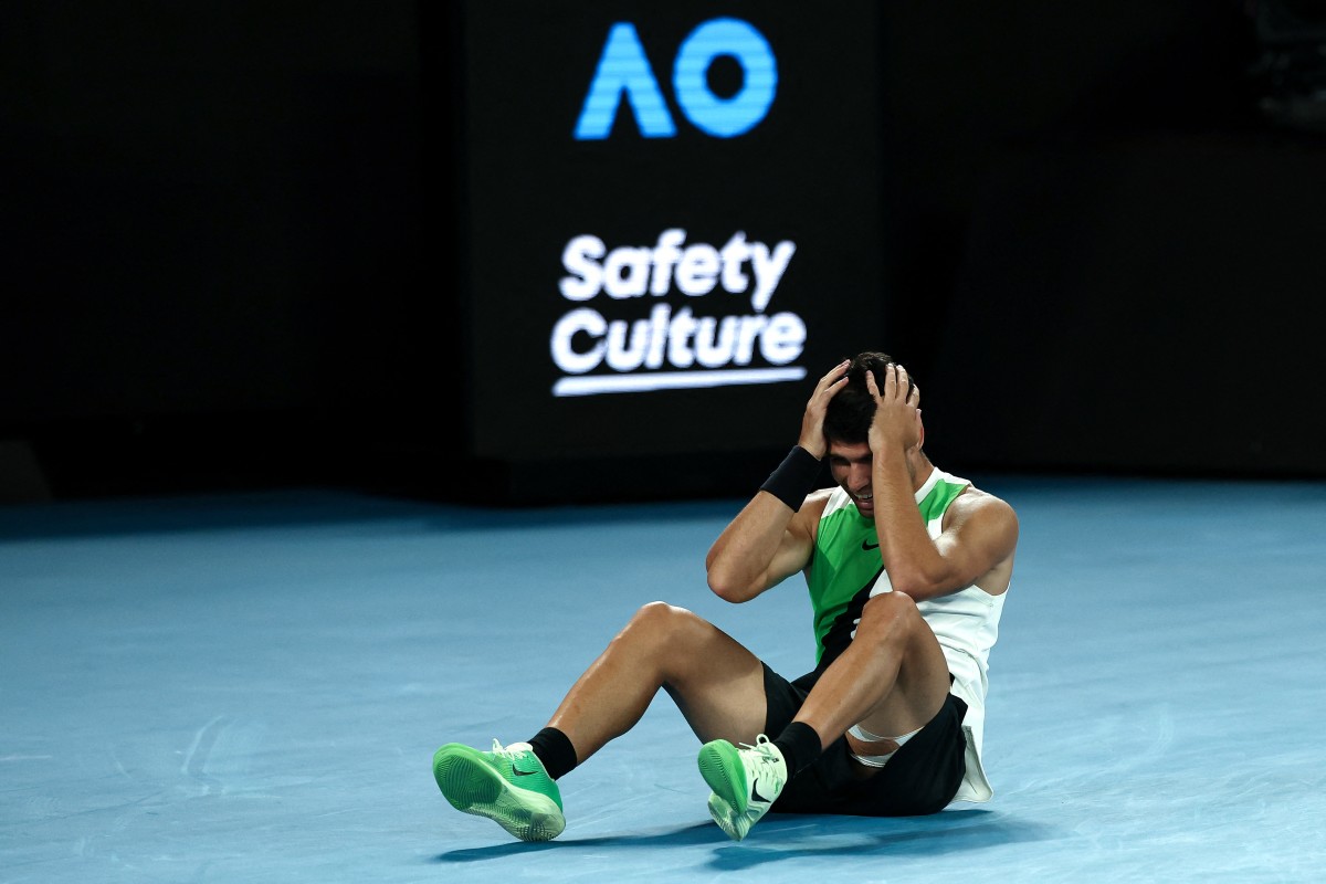 ألكاراز يحتفل بالفوز. (أ ف ب)