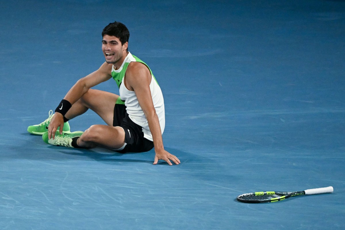 فرحة ألكاراز بالفوز. (أ ف ب)