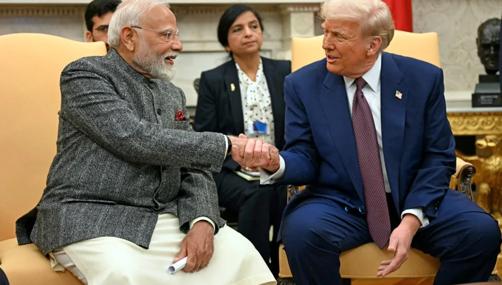 ترامب يلغي رسوماً جمركية على السلع الهندية بعد تعهد نيودلهي بوقف شراء النفط الروسي