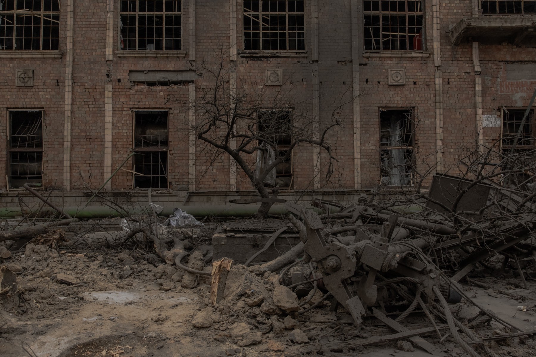 أضرار في كييف. (أ ف ب)