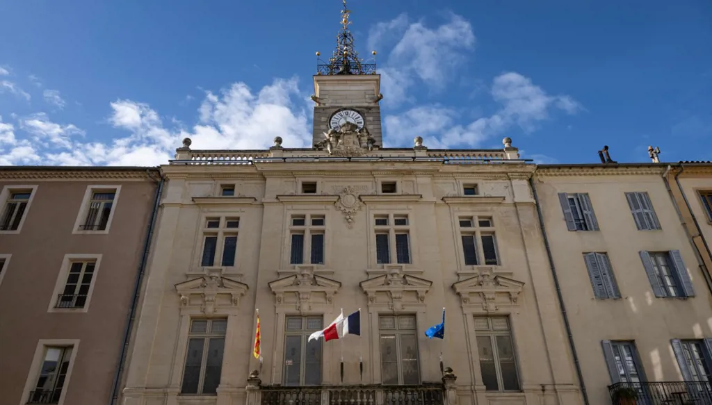 فرنسا بين حلم الاستقلال الاستراتيجي وترنح المنظومة الغربية