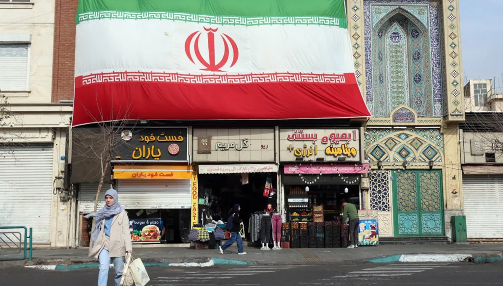 شركاء إيران التجاريون مهدّدون بتعريفات جمركية أميركية جديدة... من هم؟