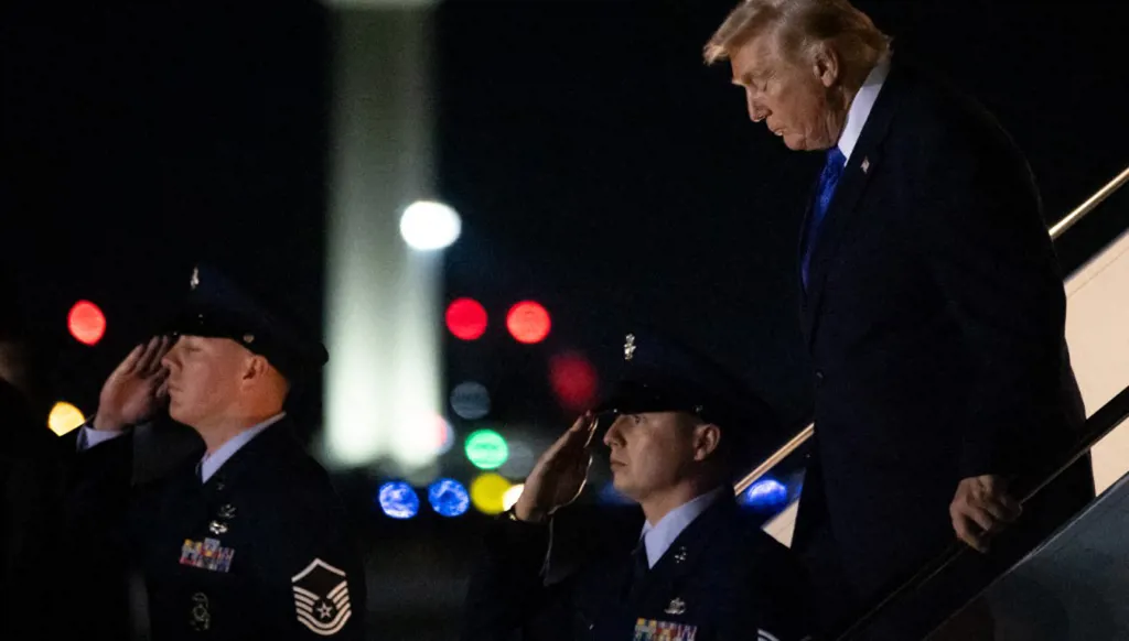 "اتفاق أو خيار صارم"... تهديد ترامب لإيران يخيّم على مباحثات لاريجاني في عُمان وزيارة نتنياهو لواشنطن