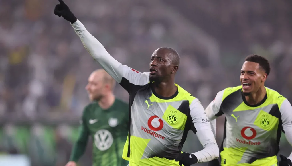 دورتموند ينجو من فخ فولفسبورغ ويضغط على بايرن ميونيخ