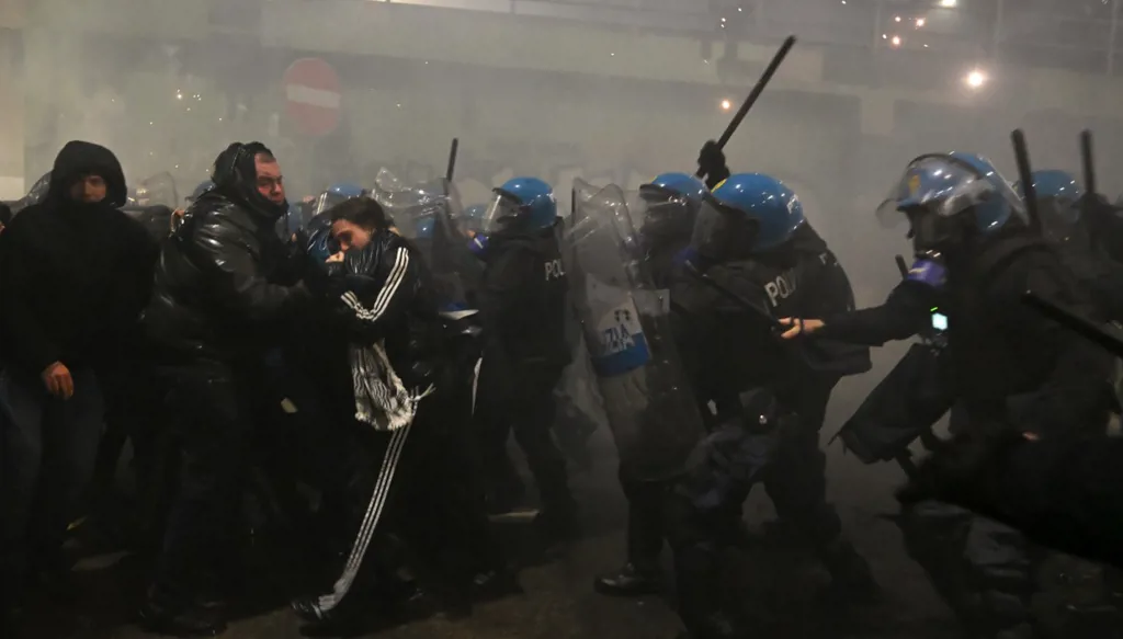 اشتباكات عنيفة خلال تظاهرة ضد دورة الألعاب الشتوية في ميلانو