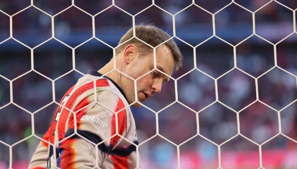 تفاصيل صادمة... مانويل نوير خارج حسابات بايرن ميونيخ