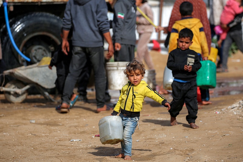 اطفال فلسطينيون في غزة، (ا ف ب).