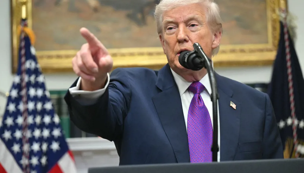 ترامب يتوقع التوصل الى اتفاق مع ايران الشهر المقبل