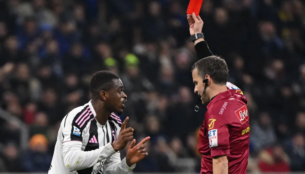 الشرطة تمنع حكم مباراة إنتر وجوفنتوس من مغادرة منزله