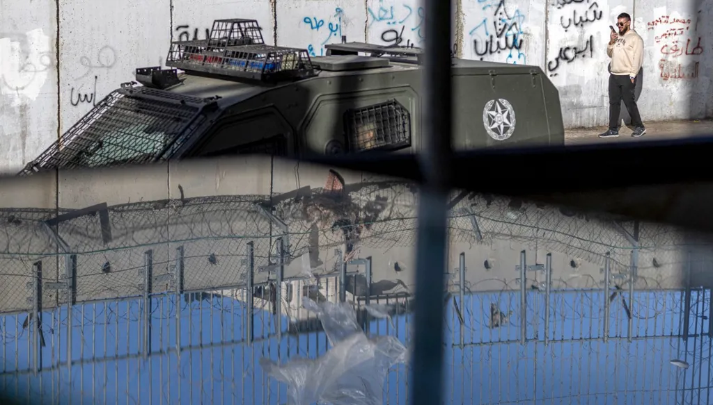 5 عند الخامسة: إيران تلوّح بـ"حرب إقليمية" وتوترات أمنية في سوريا… إسرائيل تتوعّد لبنان