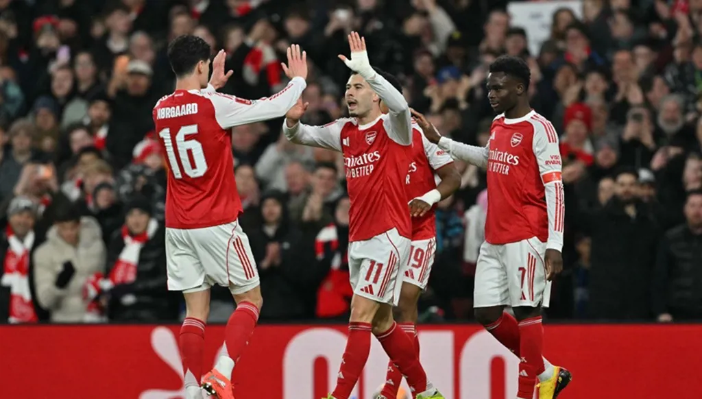 آرسنال ضد توتنهام في الدوري الإنكليزي... موعد المباراة والقنوات الناقلة