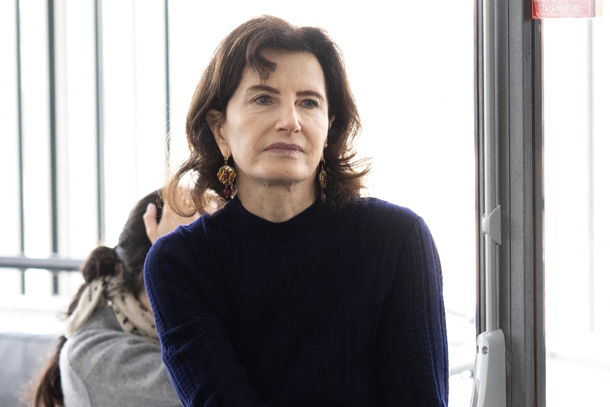 كارولين ابنة جاك لانغ في المعهد. (أ ف ب)