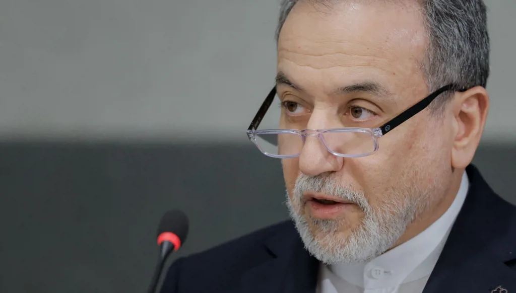 وزيرا خارجية العراق وإيران: المفاوضات تمثل السبيل الأنسب لحل المشكلات