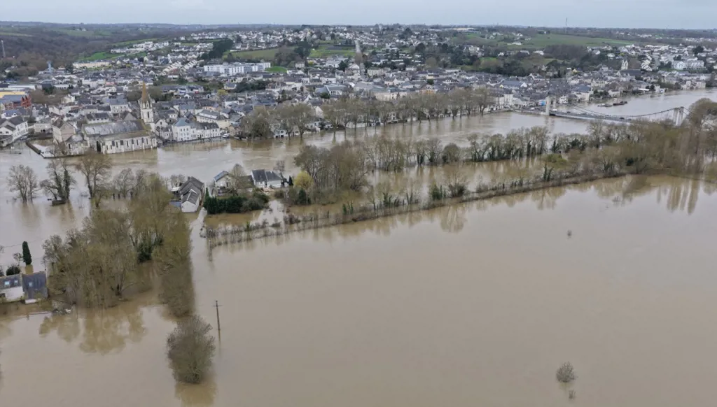 فرنسا تسجل أمطاراً قياسية مستمرة منذ 35 يوماً
