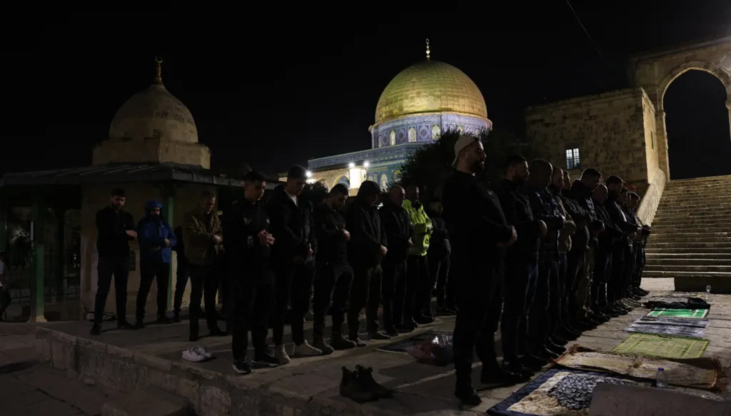 خلال شهر رمضان... إسرائيل ستسمح لعشرة آلاف فلسطيني بأداء صلاة الجمعة في المسجد الأقصى