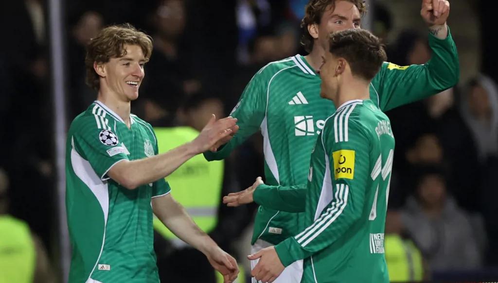 غوردون يسجل 4 أهداف ويكتب التاريخ لنيوكاسل في دوري أبطال أوروبا