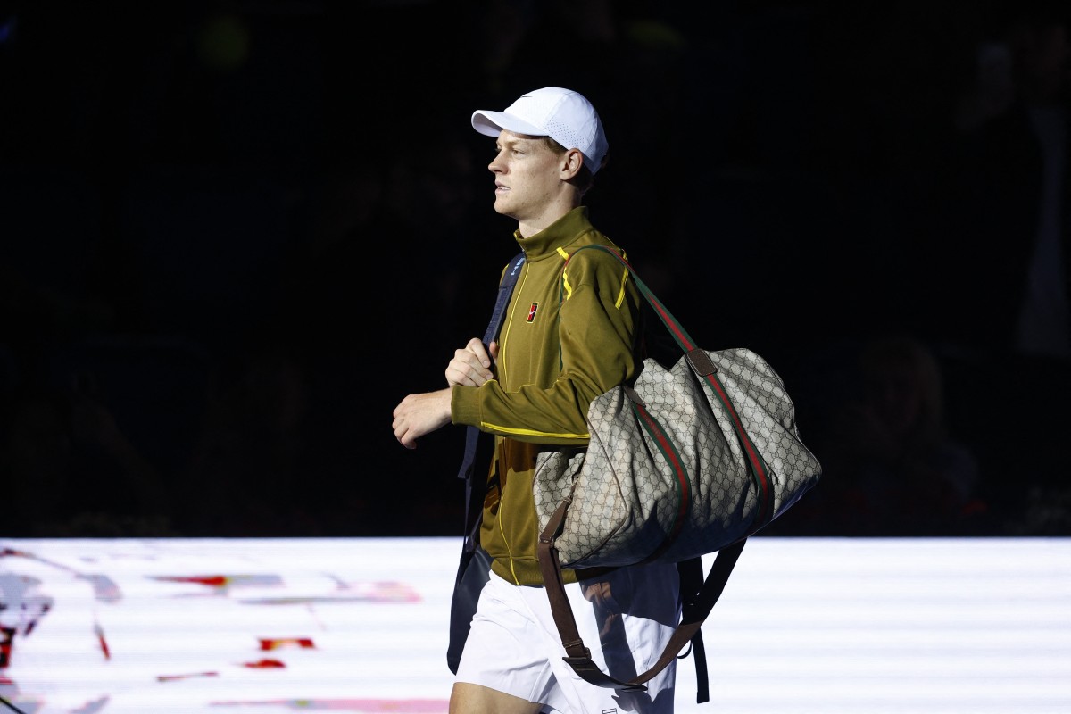 يانيك سينر يخرج بطريقة مفاجئة من دورة الدوحة. (ا ف ب)