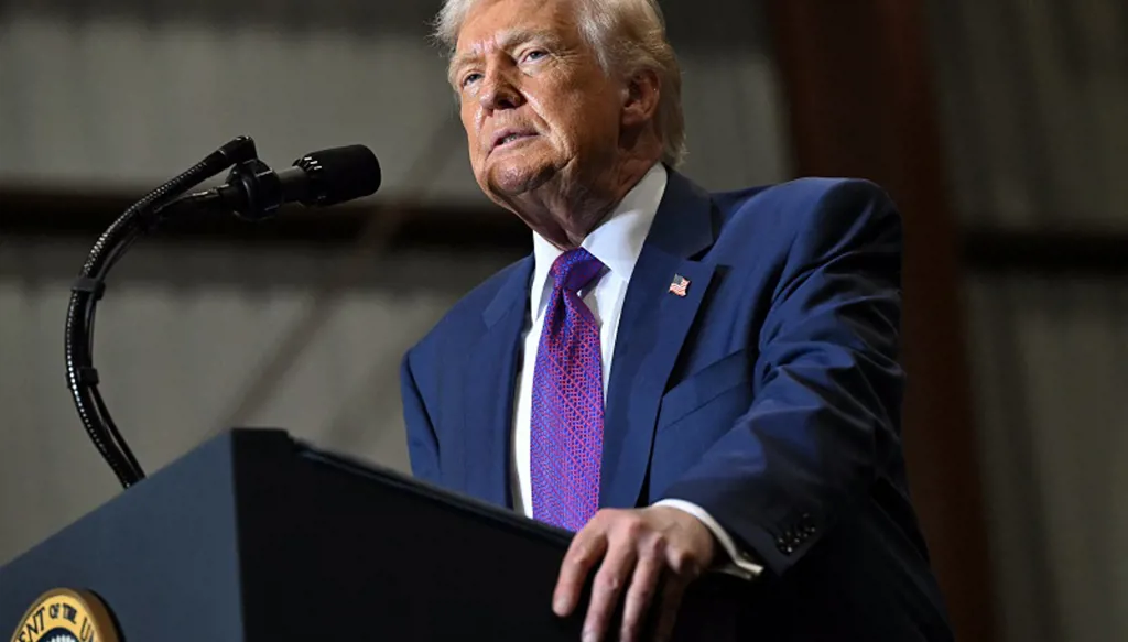 لماذا يلتزم ترامب الغموض حيال إيران؟