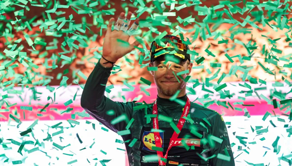 جوناثان ميلان يخطف فوزه الثاني توالياً في طواف الإمارات