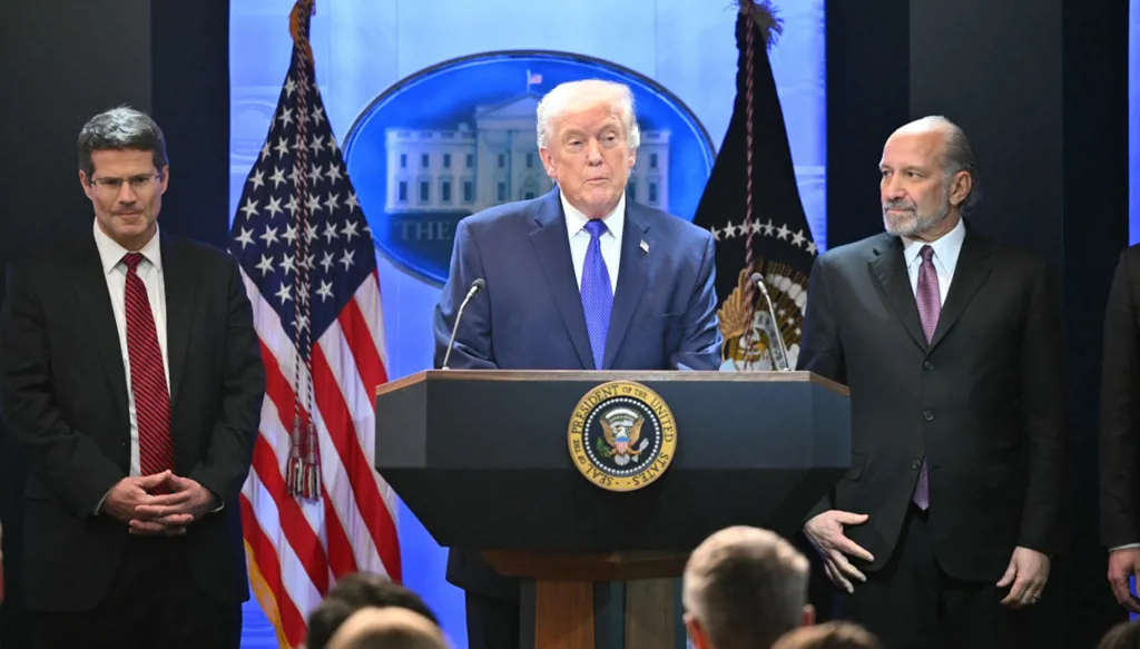 ترامب يوقع أمراً بفرض رسوم جمركية دولية بنسبة 10 بالمئة