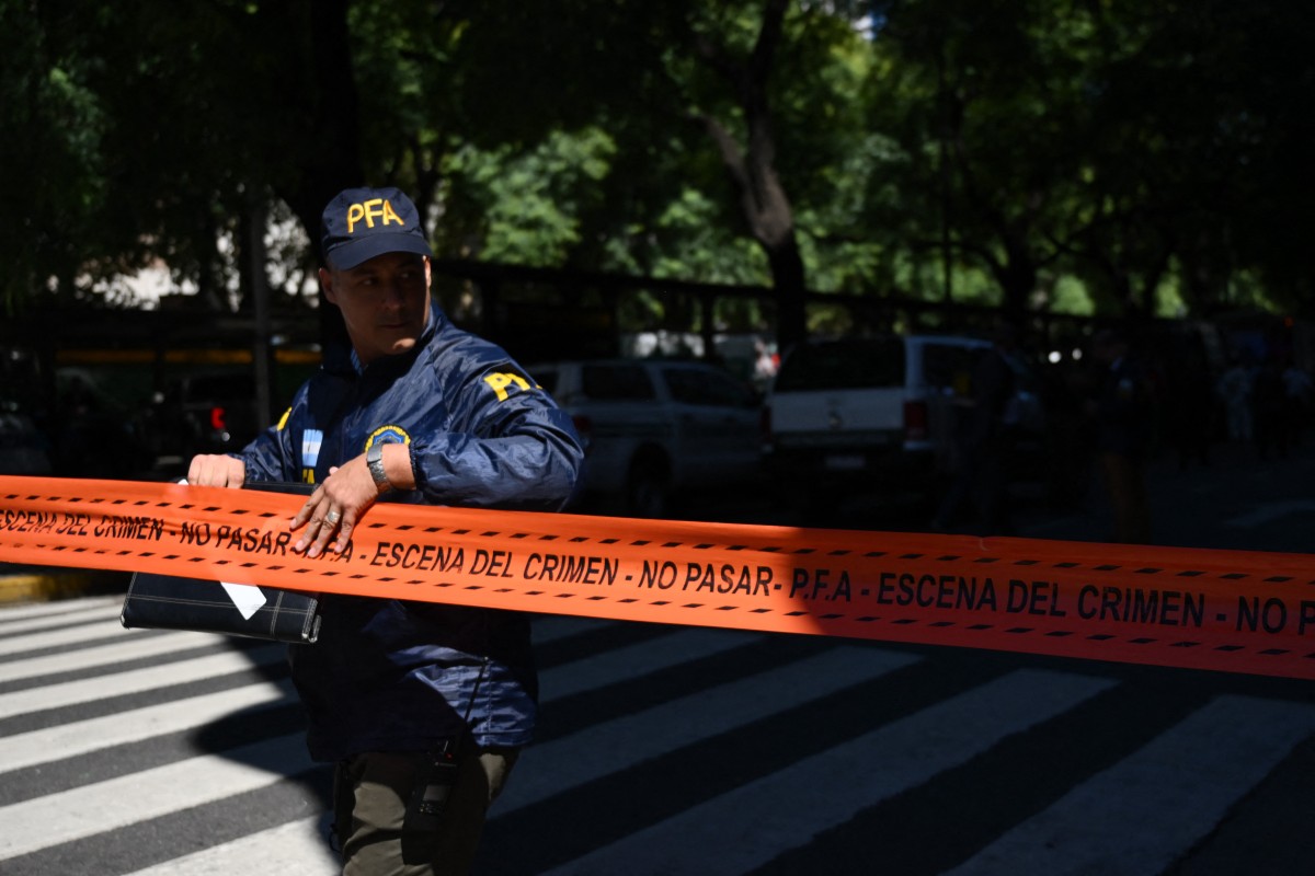 كلية للشرطة في العاصمة الأرجنتينية بوينوس أيرس (أ ف ب). 