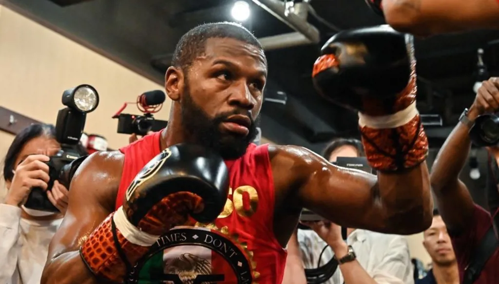 بعمر الـ48 عاماً... فلويد مايويذر يزف خبراً ساراً