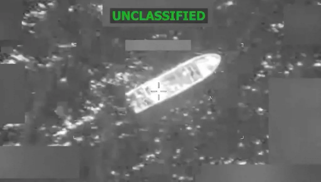 مقتل 3 أشخاص بضربة أميركية على قارب يشتبه في تهريبه مخدرات في المحيط الهادئ