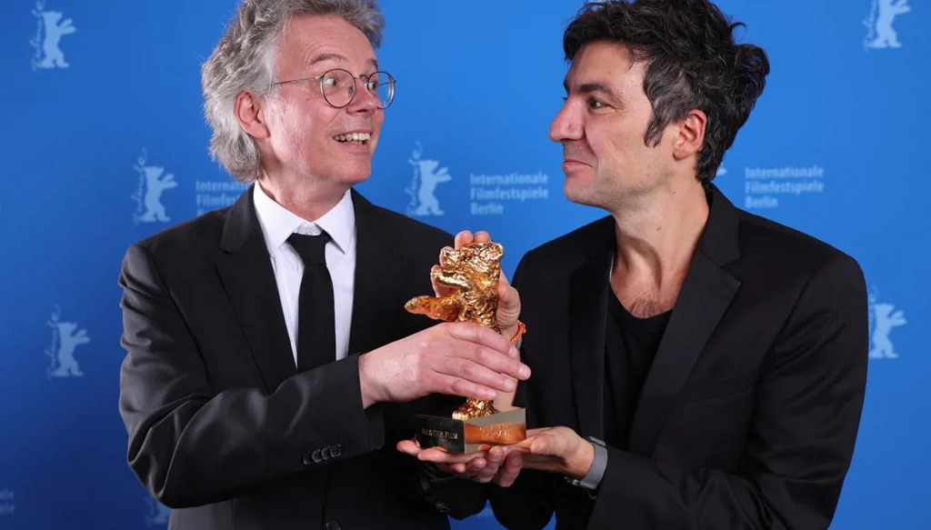 "الحروف الصفراء"... فيلم سياسي عن تركيا ينال جائزة الدب الذهبي في مهرجان برلين