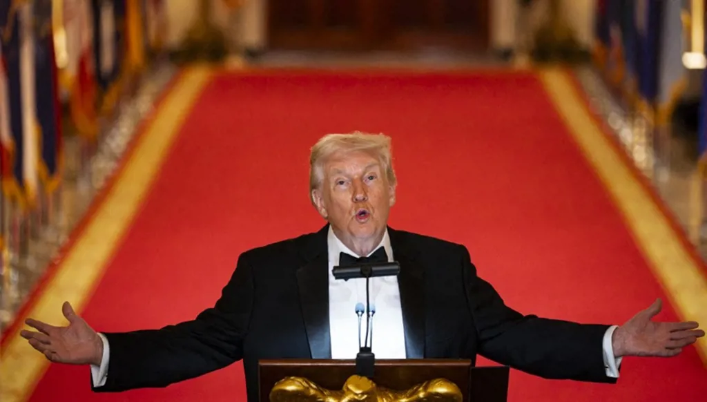 "أكسيوس": ترامب قد يغير مساره ويأمر بشن ضربة على إيران في أي وقت