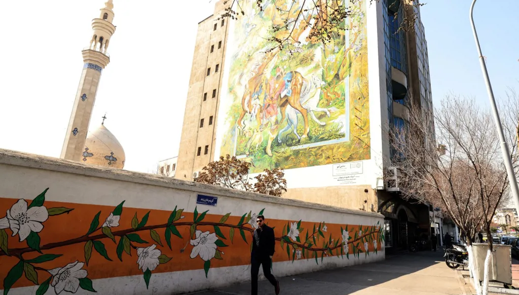 لاريجاني في مسقط الثلاثاء... الخارجية الإيرانية: لا "اتفاق موقّتاً" مع الولايات المتحدة