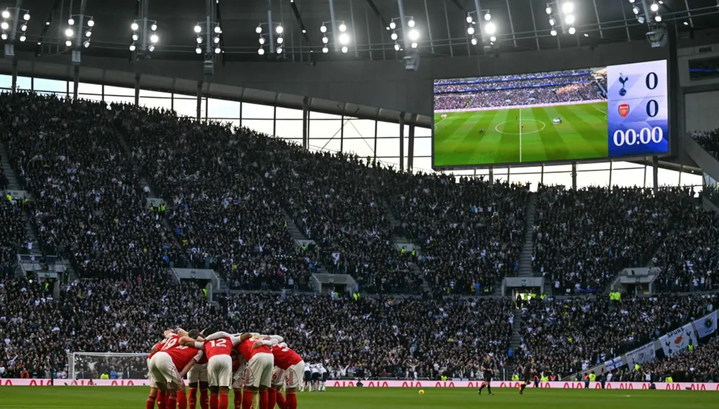 ثورة محتملة... الدوري الإنكليزي يعيد رسم خريطة البث المباشر