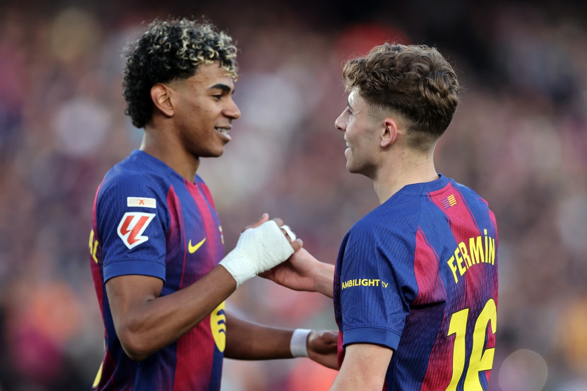 برشلونة يتصدّر الدوري الإسباني أمام ريال مدريد. (أ ف ب)