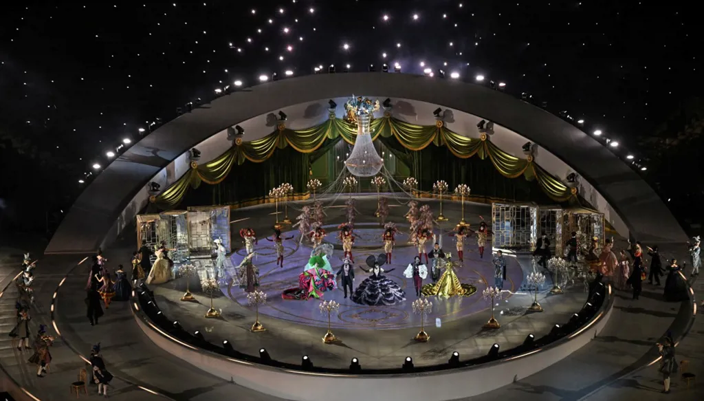 انطلاق حفل اختتام دورة الألعاب الأولمبية الشتوية وسط احتجاجات السكان