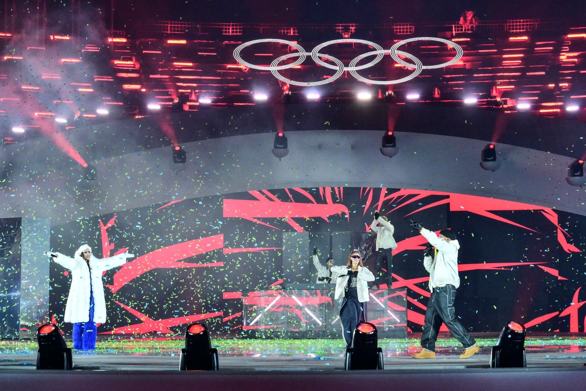 من الحفل الختامي. (أ ف ب)