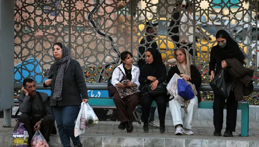 Why are Iranian students back in the streets?