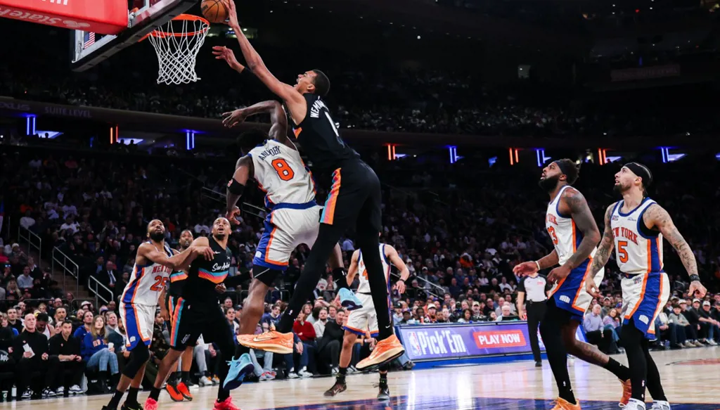 ليلة قاسية في ماديسون سكوير غاردن تنهي الحلم المتواصل لسان أنتونيو سبيرز