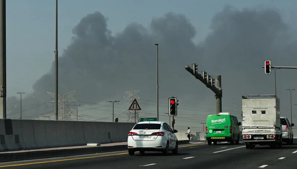 الدفاع الإماراتية: تعاملنا مع 165 صاروخاً باليستياً و541 مسيّرة