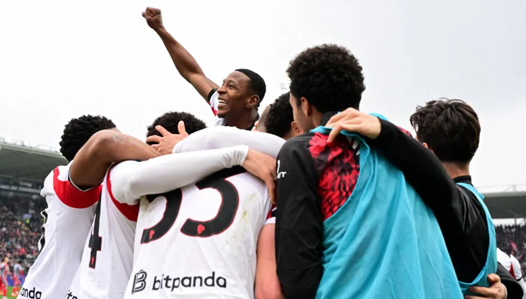 ميلان يخطف الفوز في الدقيقة 90 ويقترب من دوري أبطال أوروبا