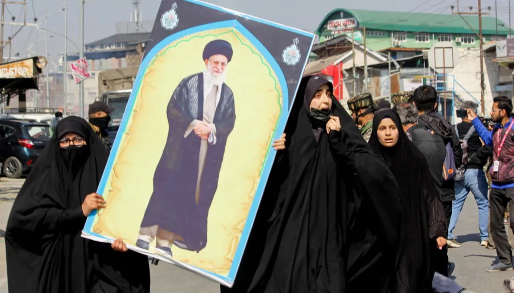 خلافة خامنئي... خيارات صعبة وسط الحرب وصراع التيارات