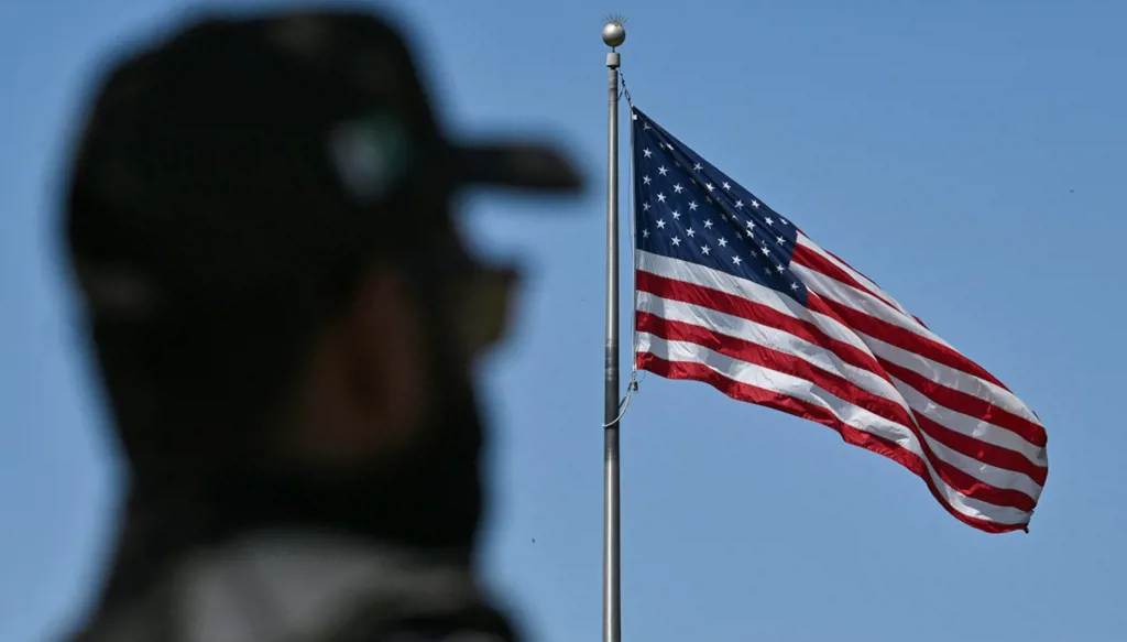 إيران لا تنوي التفاوض وتتوعّد: سندمّر البنية التحتية العسكرية والاقتصادية في المنطقة