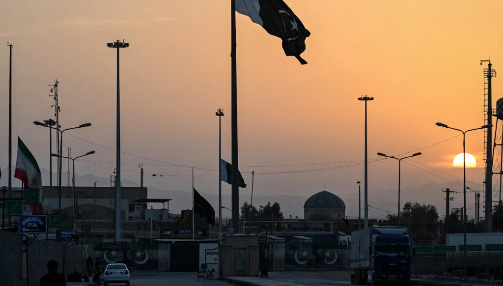 ما خفي في الصراع الباكستاني- الأفغاني المستجد