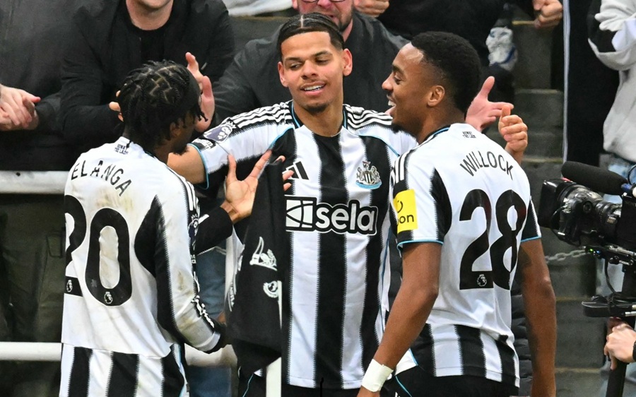 نيوكاسل يونايتد ضد برشلونة. (أ ف ب)