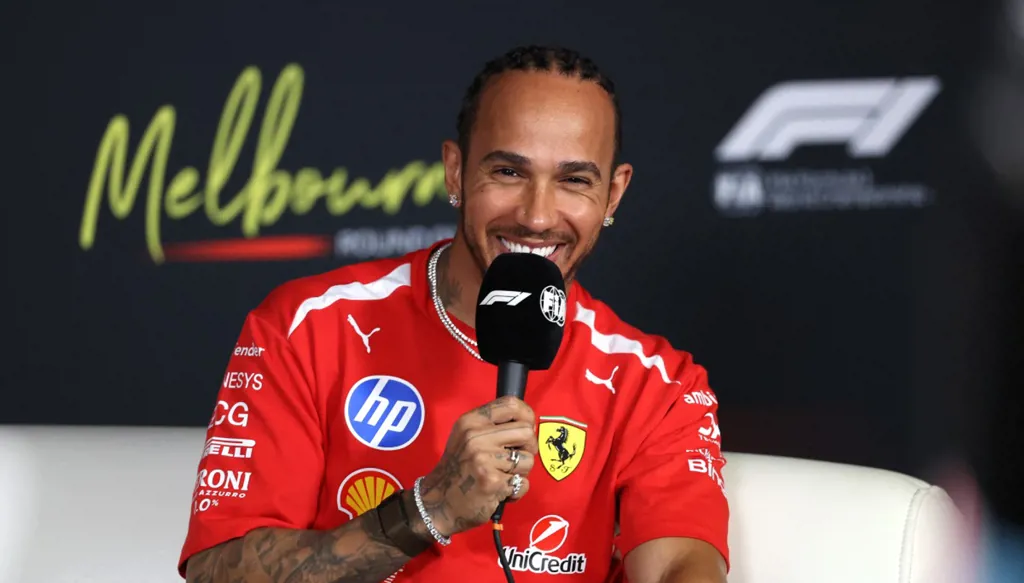 هاميلتون يدق ناقوس الخطر قبل انطلاق الموسم الجديد