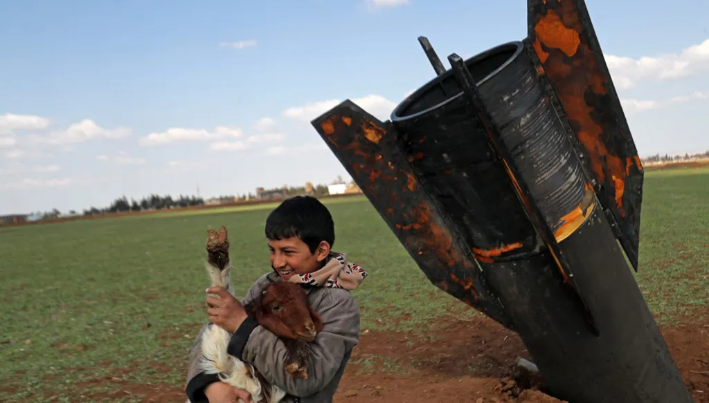 بين بدائل هرمز وتهديدات إيران... كيف يتغيّر موقع سوريا في الحرب؟