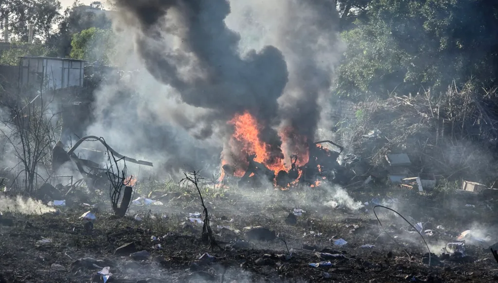الجيش الإسرائيلي: استهدفنا مواقع لحزب الله وقادة من وحدة الرضوان في البقاع وجنوب لبنان (فيديو)