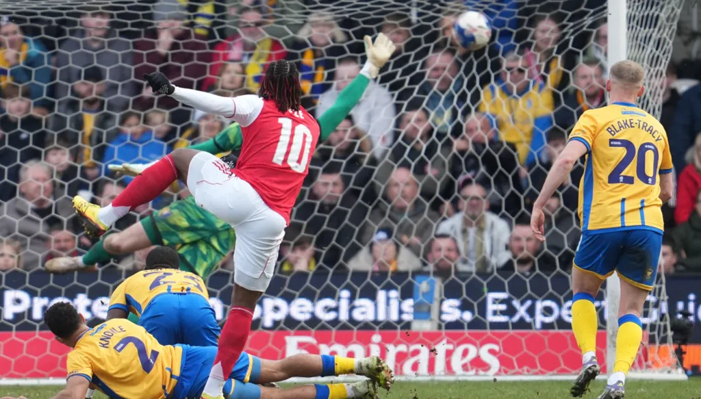 أرسنال وتشيلسي يعبران بصعوبة ومانشستر سيتي يتأهل بثنائية مرموش في كأس إنكلترا