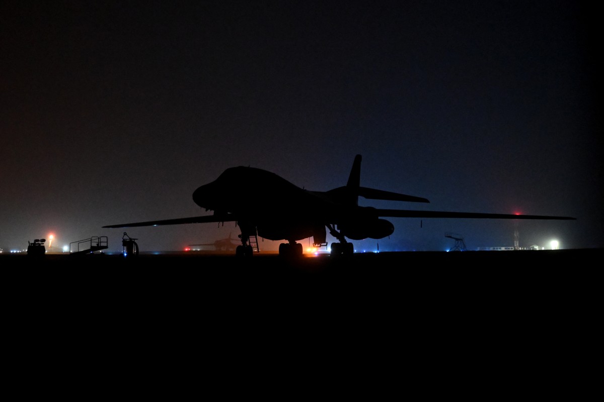 قاذفة القنابل B-1 Lancer التابعة للقوات الجوية الأميركية في قاعدة جنوب غربي إنكلترا في 7 مارس 2026.  (أ ف ب)