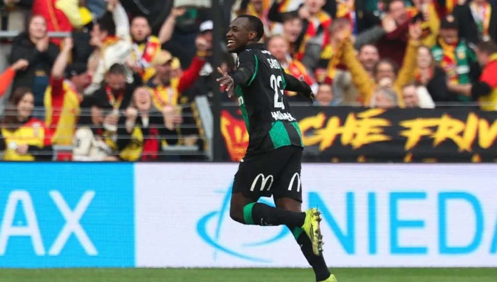 لاعب سعودي يقترب من تحقيق مفاجأة في الدوري الفرنسي... من هو سعود عبد الحميد؟